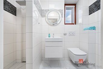 Prodej poloviny rodinného domu s 2 byty, U Cvičiště, Plzeň -