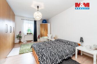 V zastoupení majitele nabízíme k pronájmu světlý a dobře řeš