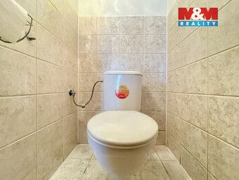Nabízíme Vám ke koupi rodinný dům v malebné obci Cotkytle. T