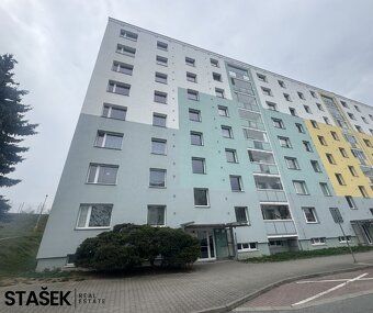 Nabízíme k pronájmu světlý, kompletně zrekonstruovaný byt o 