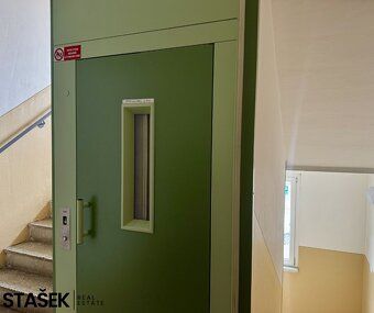 Nabízíme k pronájmu světlý, kompletně zrekonstruovaný byt o 