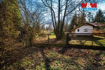 Nabízíme k prodeji pozemek o celkové výměře 1 186 m² v klidn
