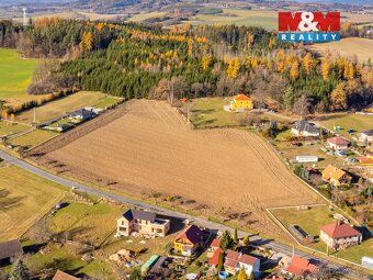 Nabízíme možnost koupě pozemku v obci Heřmaničky. Pozemek je