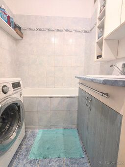 Nabízíme ke koupi prostorný byt o dispozici 3+1 v obci Králo
