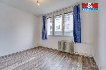 Nabízíme k pronájmu světlý a prostorný byt o dispozici 4+1 a