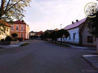 Nabízíme k prodeji rodinný dům na ulici Kap. Svatoně v Předh