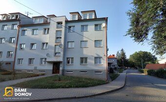 Ev.č. 14408 Nabízíme k pronájmu světlý a prakticky řešený by