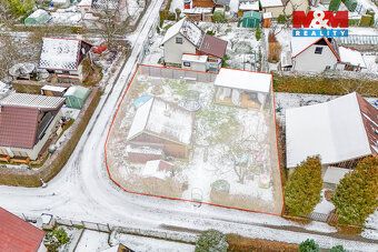 Nabízíme k prodeji útulnou chatu v klidné části obce Podhrad