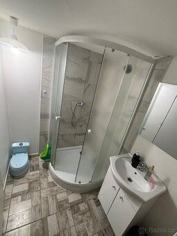🏡 PRODEJ RODINNÉHO DOMU SE 3 BYTOVÝMI JEDNOTKAMI + STAVEBNÍ 