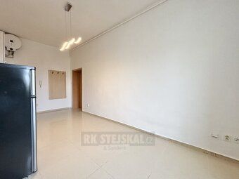 Nabízíme k pronájmu byt o dispozici 1+kk v blízkosti centra 