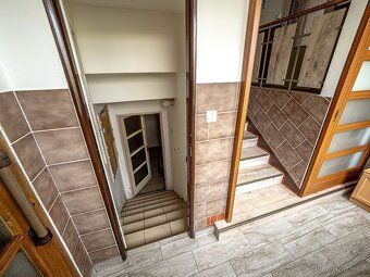 Nabízíme k prodeji samostatně stojící rodinný dům v ulici Za
