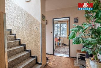 Nabízíme k prodeji dvoupatrový rodinný dům o dispozici 5+2 a