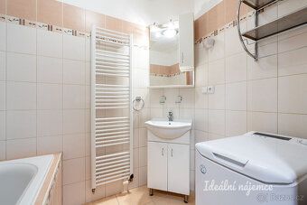 Nabízíme k dlouhodobému pronájmu nádherný a prakticky řešený