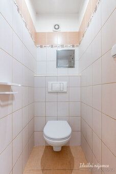 Nabízíme k dlouhodobému pronájmu nádherný a prakticky řešený