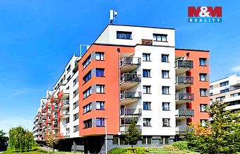 Pronájem bytu 1+kk, osobní vlastnictví, s balkonem. Podlahov