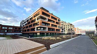 Pronájem bytu 1+kk 44,7 m² s balkonem a sklepem, ul. Poděbra