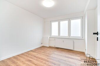 Prodej bytu po právě dokončené kompletní rekonstrukci, který