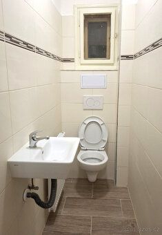 V exkluzivním zastoupení vlastníka nabízíme k pronájmu nezař