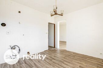Velký byt, vlastní garáž, pouze 4 byty v domě a klid jihočes