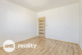 Velký byt, vlastní garáž, pouze 4 byty v domě a klid jihočes