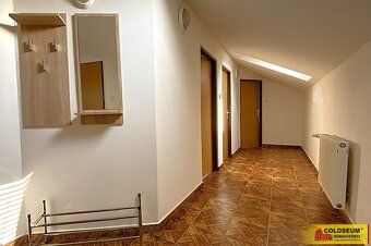 Ev.č. 5217H087 K pronájmu nabízíme byt o dispozici 2+1 o cel