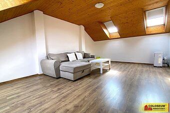 Ev.č. 5217H087 K pronájmu nabízíme byt o dispozici 2+1 o cel