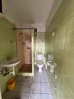 Ve výhradním zastoupení nabízím k prodeji rodinný dům ve Str