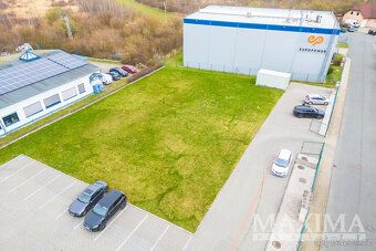 Prodej komerčního areálu na pozemcích o výměře 3 528 m2 s vý