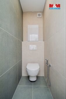 Prodej prostorného bytu 4+kk o užitné ploše 97 m² v centru P