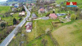 Nabízíme k prodeji slunný pozemek k bydlení o rozloze 1 181 