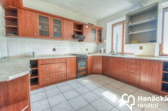 S výhradním zastoupením nabízíme ke koupi dům ve městě Tovač