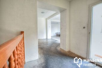 S výhradním zastoupením nabízíme ke koupi dům ve městě Tovač
