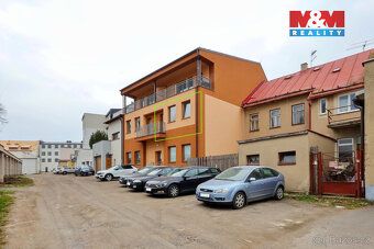 Nabízíme k pronájmu útulný byt 1+kk s balkonem, situovaný ve