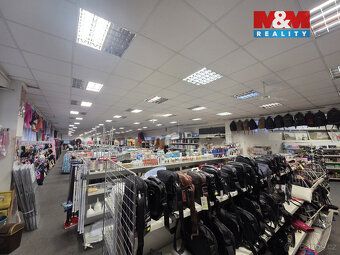 Nabízíme přenechání pronájmu komerčního nemovitosti na pražs