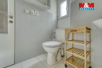 Rodinný dům o dispozici 3+1 v obci Město Touškov. Dům stojí 