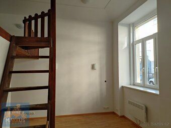 Nabízíme k pronájmu nezařízený byt 1+kk o ploše 30 m2 s patr
