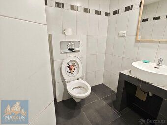 Nabízíme k pronájmu nezařízený byt 1+kk o ploše 30 m2 s patr