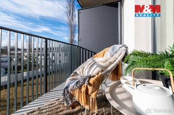 Nabízíme k pronájmu útulný byt 1+kk s velkým balkónem o celk