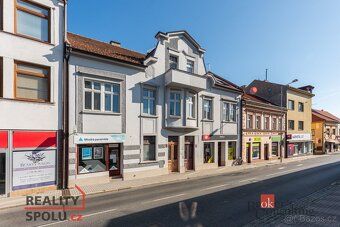 Nabízíme dlouhodobý pronájem podkrovního bytu 2+1, 70m² s te