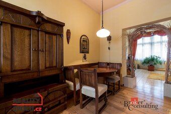 Nabízíme dlouhodobý pronájem podkrovního bytu 2+1, 70m² s te