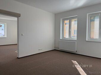 Nabízíme k pronájmu zcela nově zrekonstruovaný byt 3+1 o plo