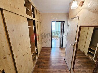 Nabízíme k prodeji světlý byt 2+kk o užitné ploše 40 m² k re