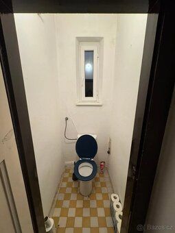 Zariadená dvojlôžková izba s balkónom v 3-izbovom byte na ul