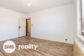 Velký byt, vlastní garáž, pouze 4 byty v domě a klid jihočes