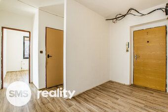 Velký byt, vlastní garáž, pouze 4 byty v domě a klid jihočes
