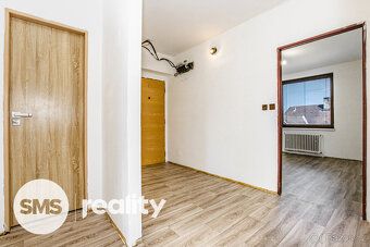 Velký byt, vlastní garáž, pouze 4 byty v domě a klid jihočes