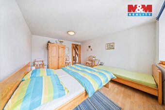 Nabízíme k prodeji rodinný dům o dispozici 5+1 s užitnou plo