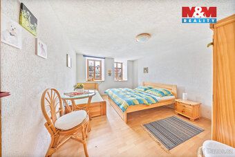 Nabízíme k prodeji rodinný dům o dispozici 5+1 s užitnou plo