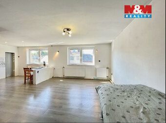Nabízíme k prodeji prostorný vícegenerační rodinný dům v kli