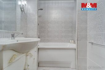 Nabízíme k prodeji prostorný byt 4+1 po rekonstrukci, situov